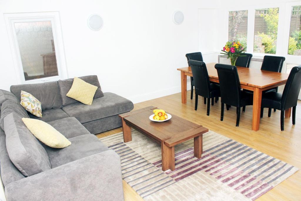 Gidea Park Hotel ラムフォード エクステリア 写真