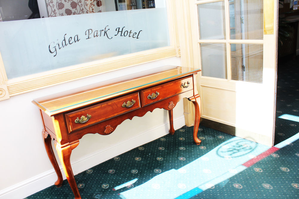 Gidea Park Hotel ラムフォード エクステリア 写真